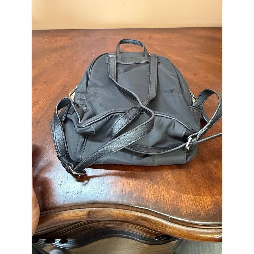 Backpack‎ - Picture 3 of 7